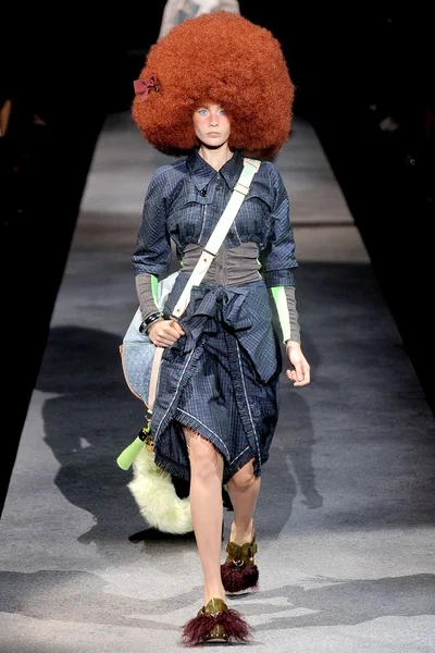 Look 3